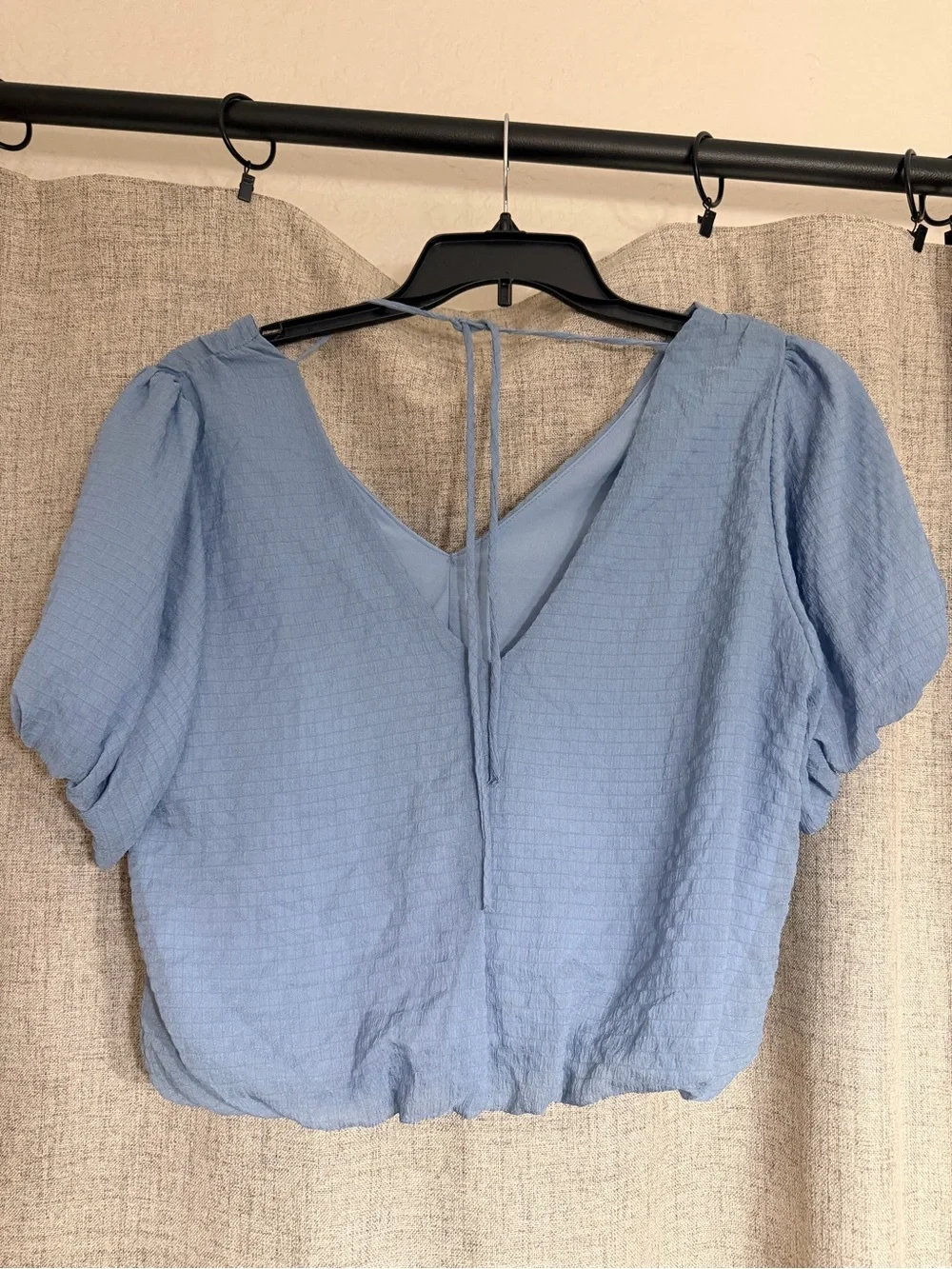 Astr Puff Sleeve V-Neck Crop Top in Light Blue
